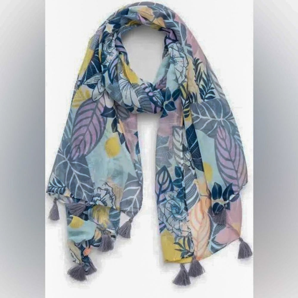Super Cute Vera Bradley Palm Floral Scarf.